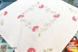 Square table cloth - Hydrangea flower embroidery (size 90cm)